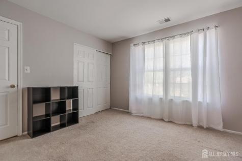 33 Vandeventer Court Sayreville NJ 08872
