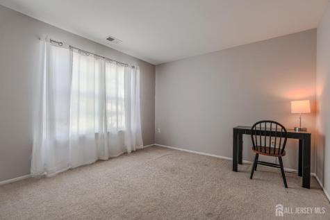 33 Vandeventer Court Sayreville NJ 08872