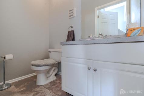33 Vandeventer Court Sayreville NJ 08872