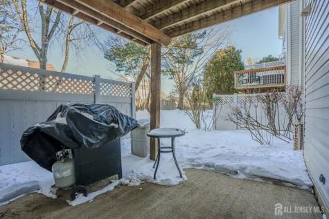 33 Vandeventer Court Sayreville NJ 08872