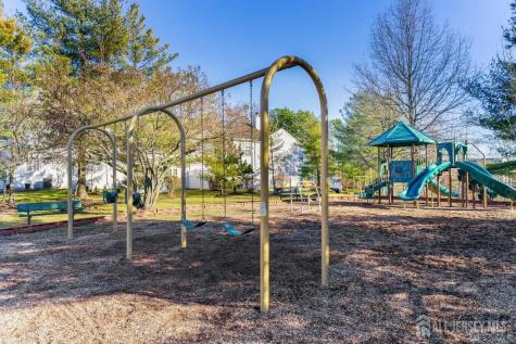 33 Vandeventer Court Sayreville NJ 08872