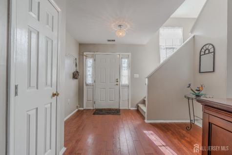 33 Vandeventer Court Sayreville NJ 08872