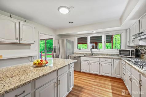 13 SE 13 Glenview Drive West Windsor NJ 08540