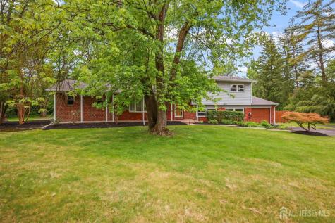 13 SE 13 Glenview Drive West Windsor NJ 08540