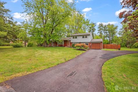 13 SE 13 Glenview Drive West Windsor NJ 08540