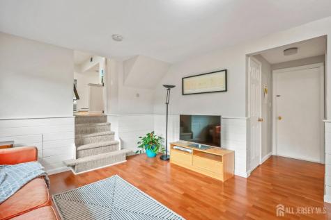 13 SE 13 Glenview Drive West Windsor NJ 08540