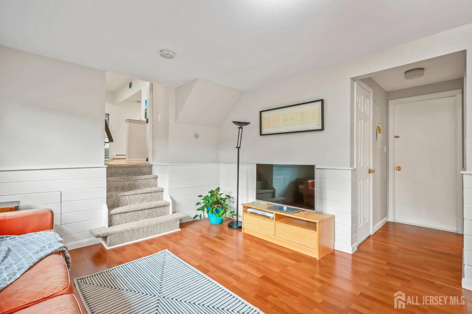 13 SE 13 Glenview Drive West Windsor NJ 08540