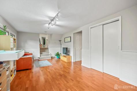 13 SE 13 Glenview Drive West Windsor NJ 08540