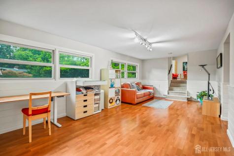 13 SE 13 Glenview Drive West Windsor NJ 08540