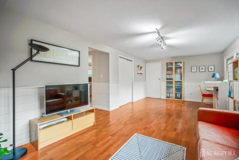 13 SE 13 Glenview Drive West Windsor NJ 08540