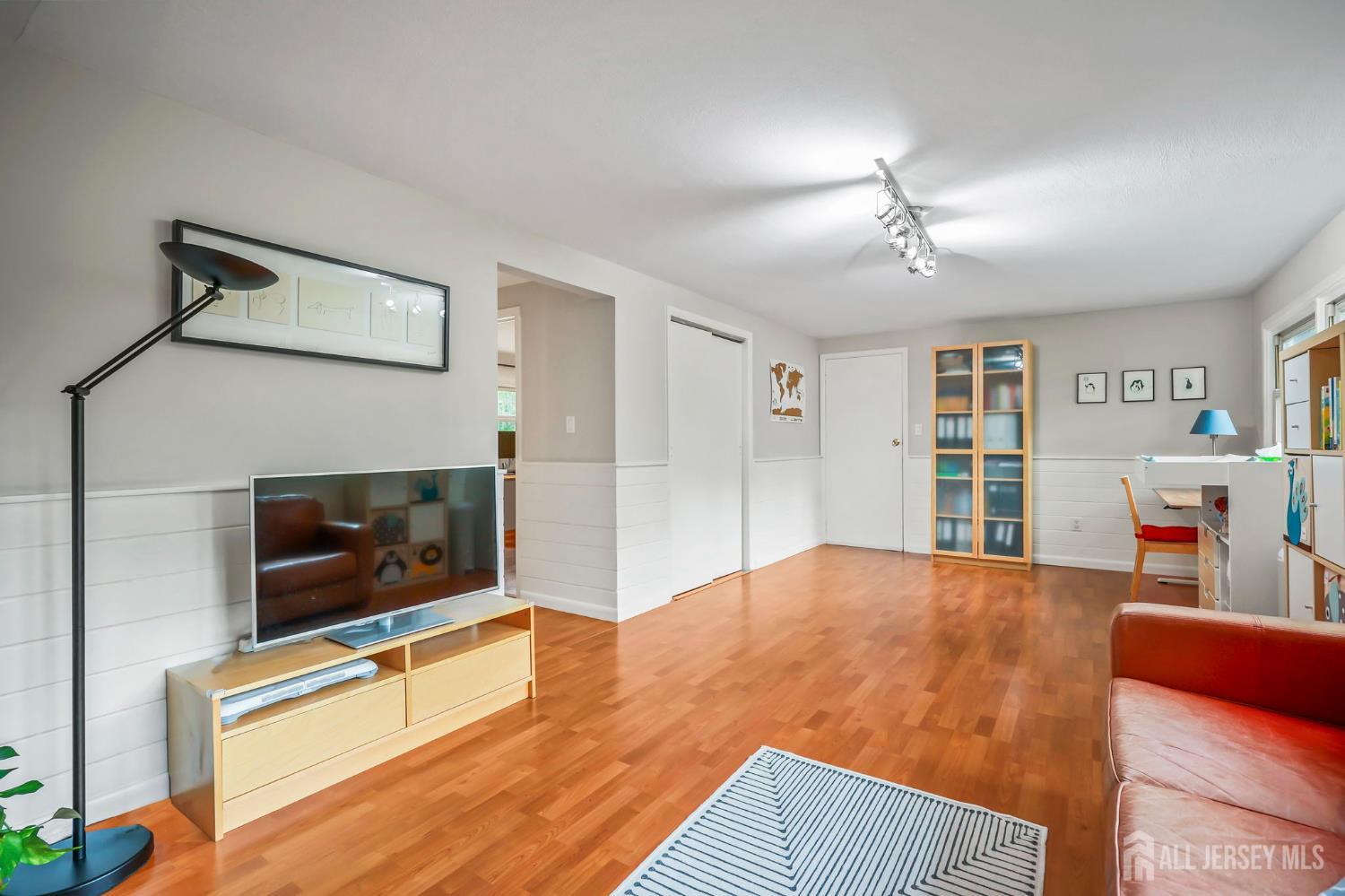 13 SE 13 Glenview Drive West Windsor NJ 08540