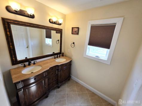 544 Edgeworth Street Middlesex NJ 08846