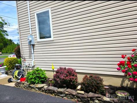 544 Edgeworth Street Middlesex NJ 08846