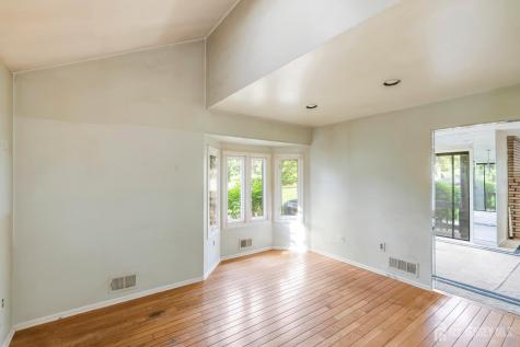 156 Riverbend Drive North Brunswick NJ 08902