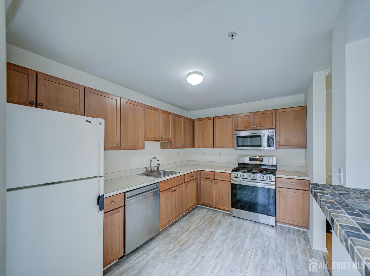 518 Great Beds Court Perth Amboy NJ 08861