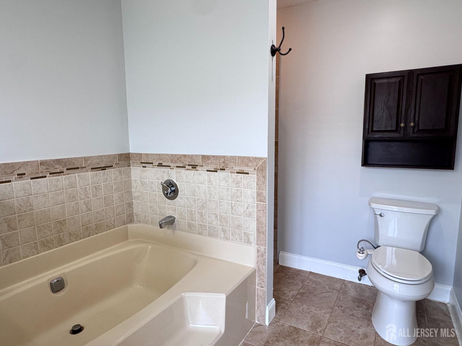 22 Jill Court South Brunswick NJ 08852