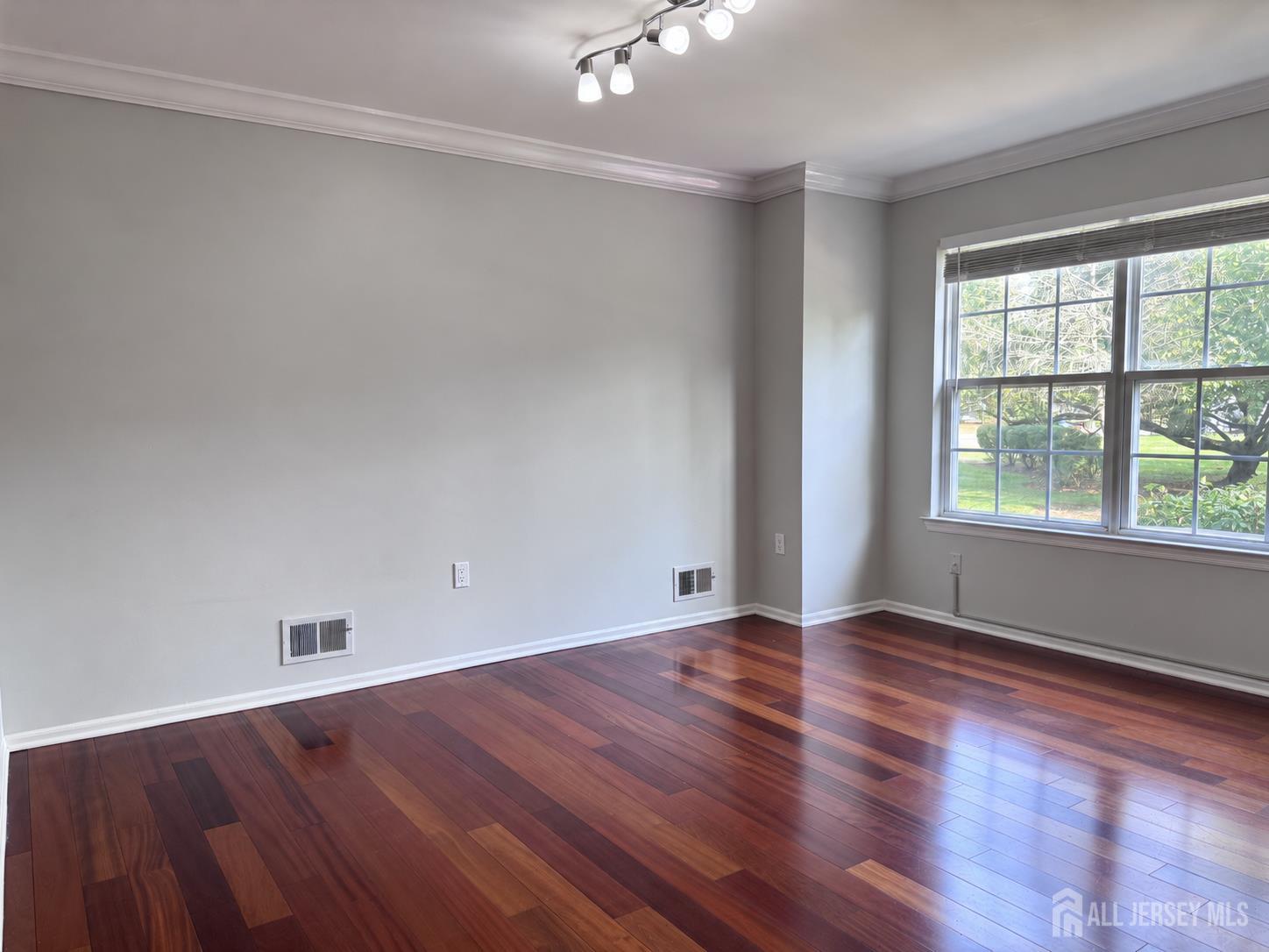 22 Jill Court South Brunswick NJ 08852