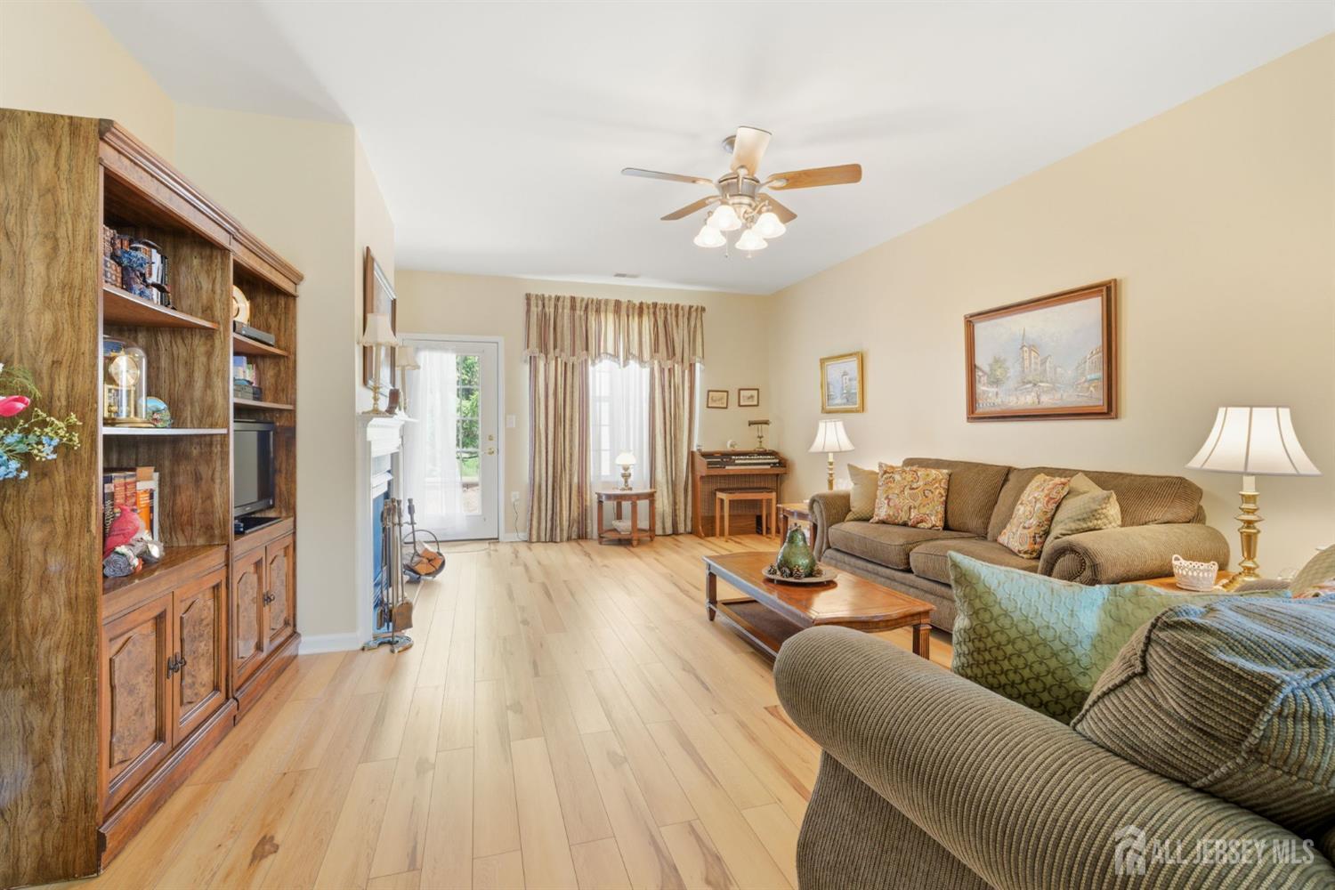 16 Barbaras Way Jackson NJ 08527