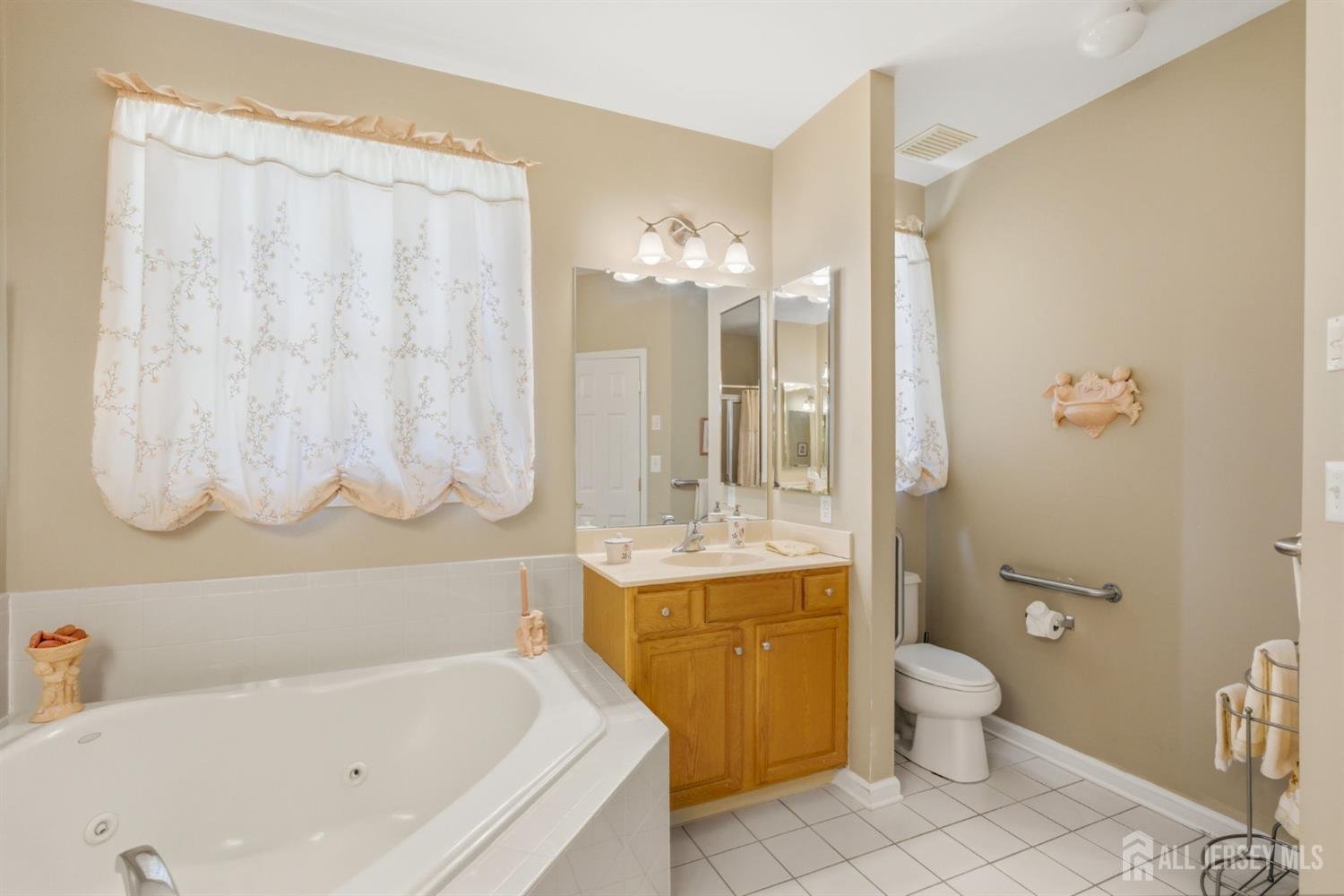 16 Barbaras Way Jackson NJ 08527