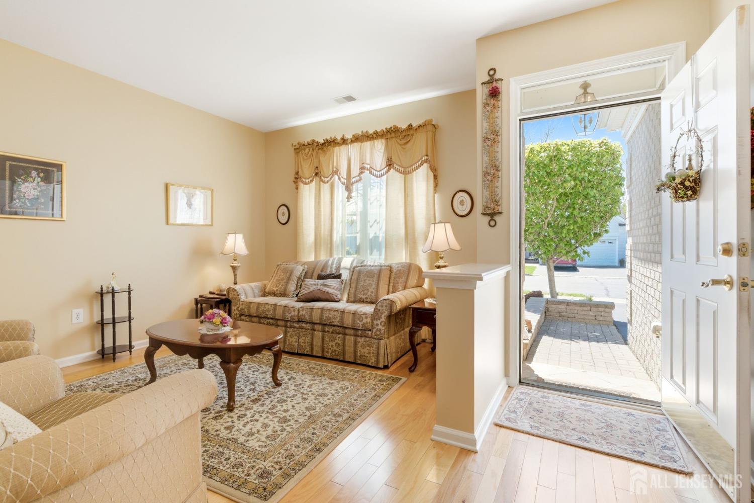 16 Barbaras Way Jackson NJ 08527