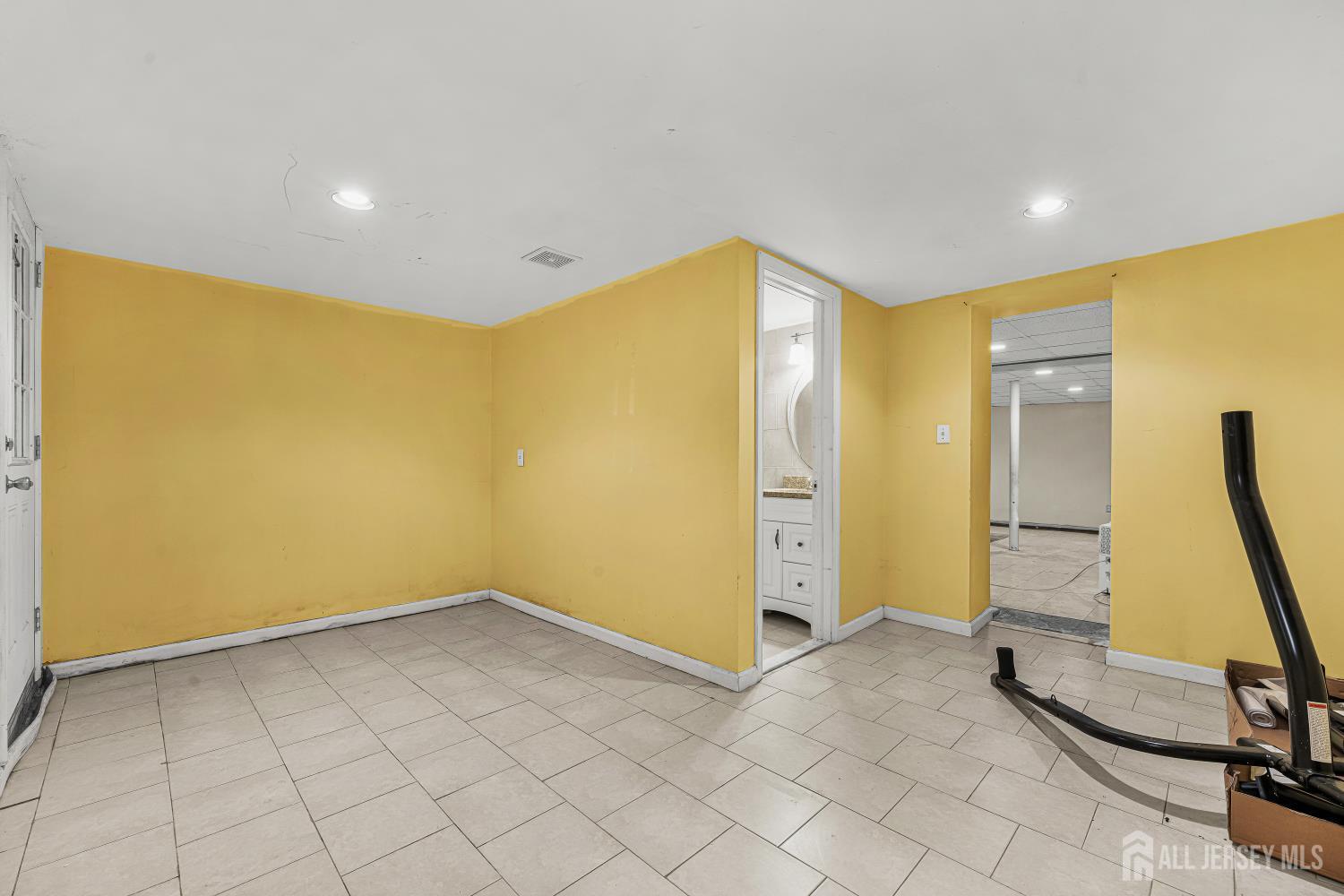 63 Rues Lane East Brunswick NJ 08816