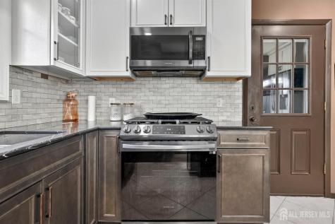 30 Rosewood Road Edison NJ 08817