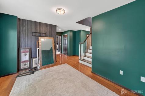 30 Rosewood Road Edison NJ 08817