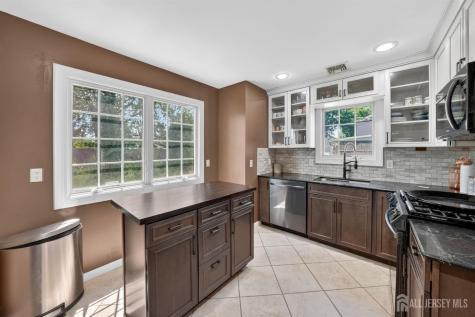 30 Rosewood Road Edison NJ 08817