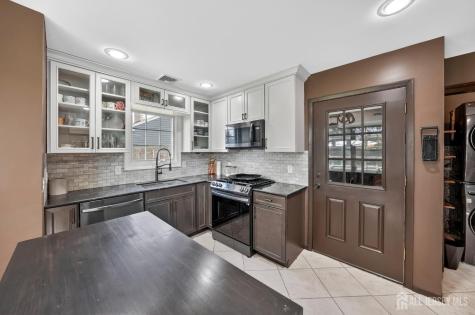 30 Rosewood Road Edison NJ 08817