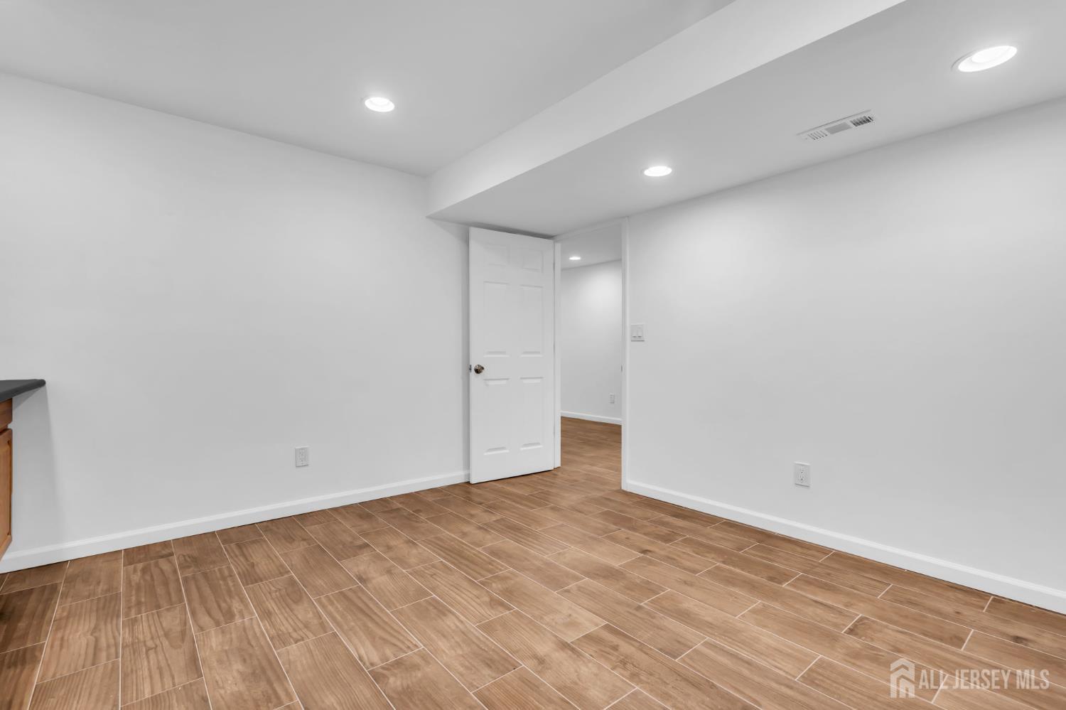 2464 Canterbury Lane North Brunswick NJ 08902