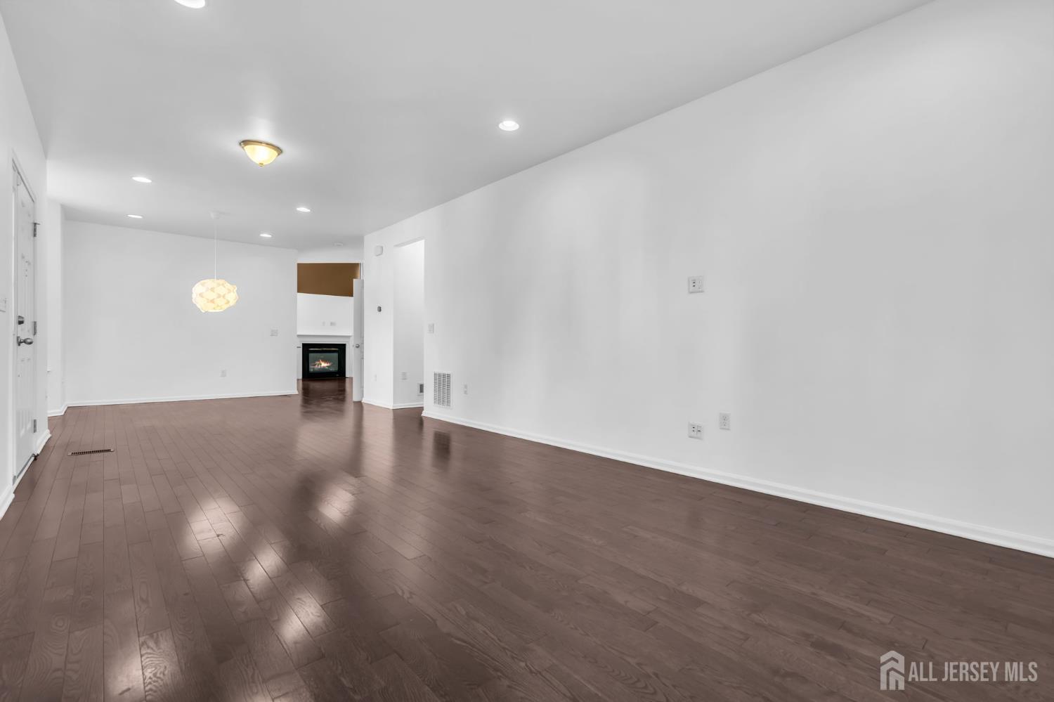 2464 Canterbury Lane North Brunswick NJ 08902