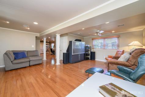 387 Suburban Drive Toms River NJ 08753