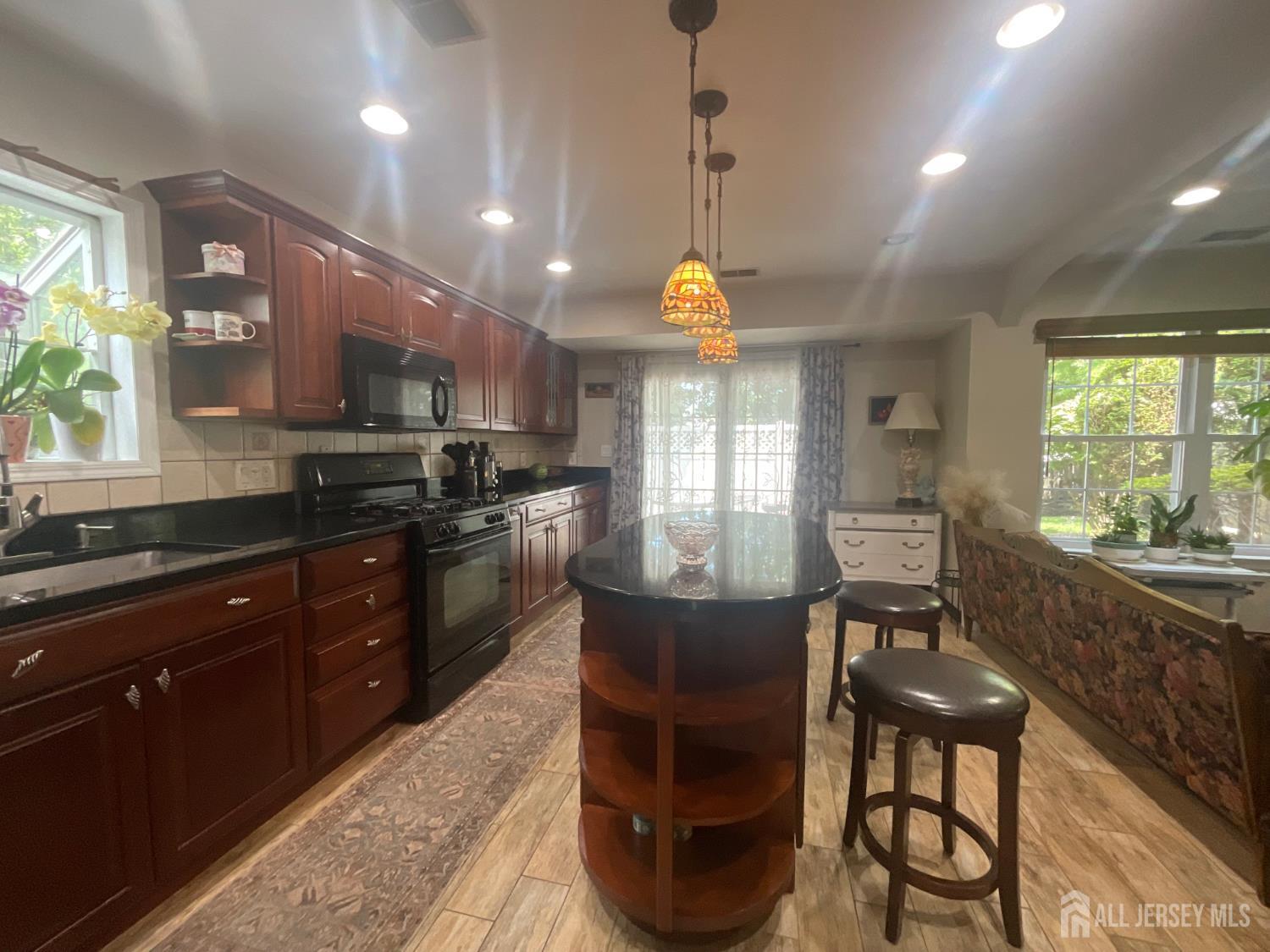 17 Tuthill Court Sayreville NJ 08872