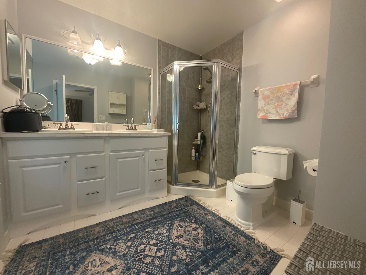 17 Tuthill Court Sayreville NJ 08872
