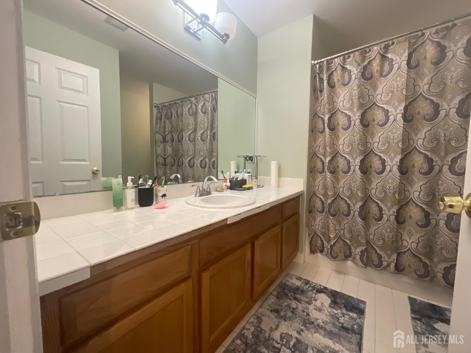 17 Tuthill Court Sayreville NJ 08872