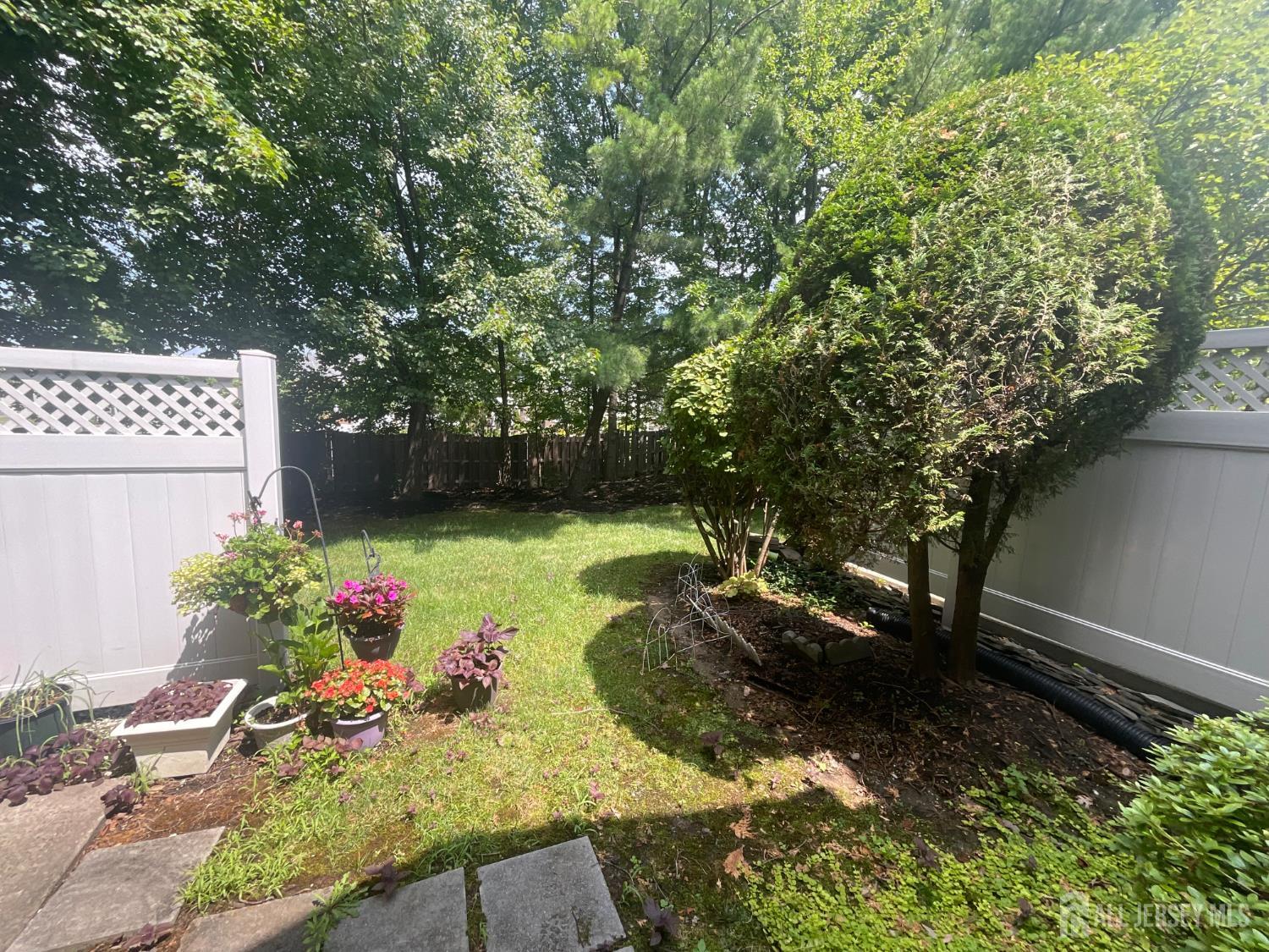 17 Tuthill Court Sayreville NJ 08872