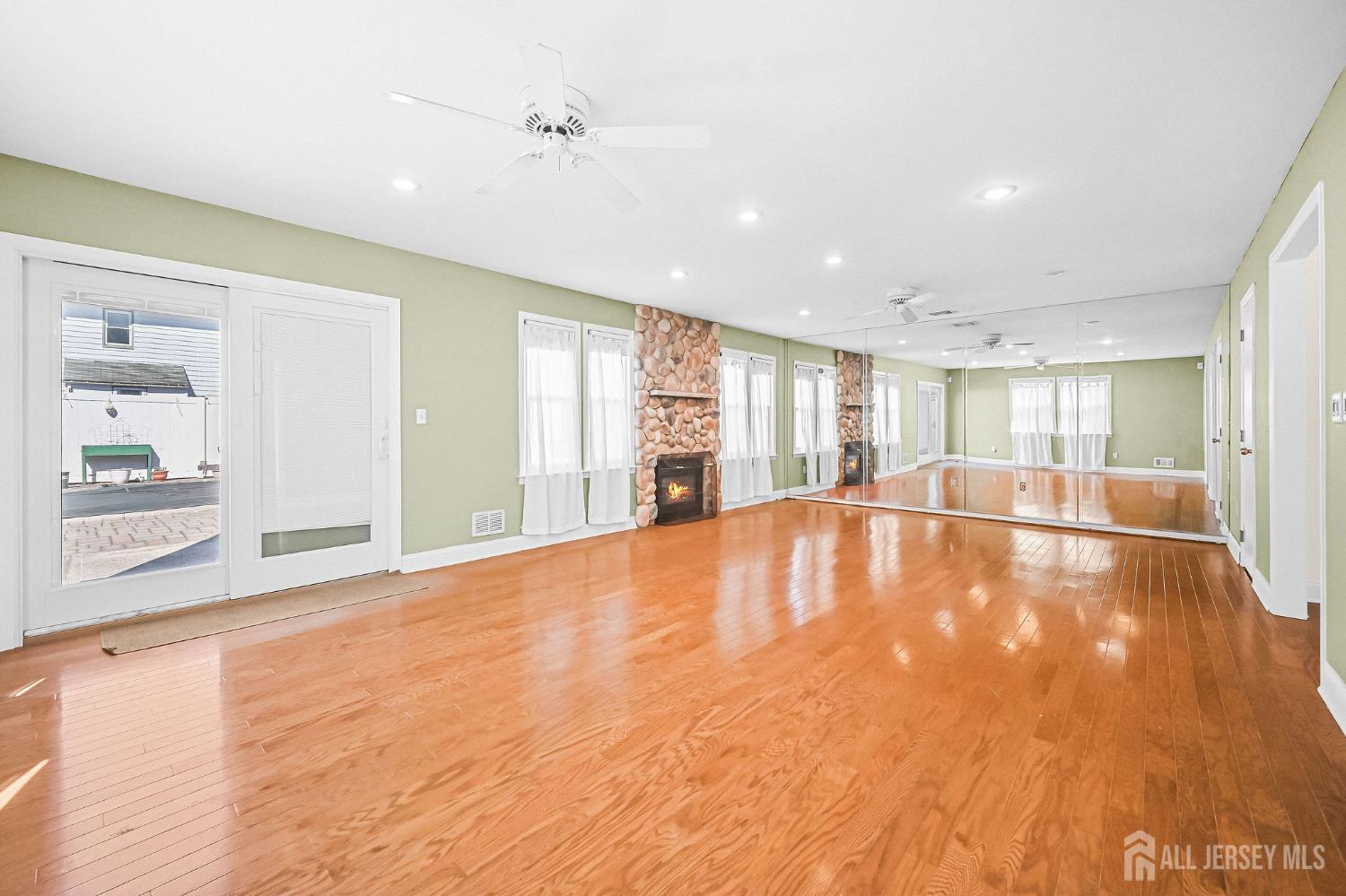106 Chingarora Avenue Keyport NJ 07735