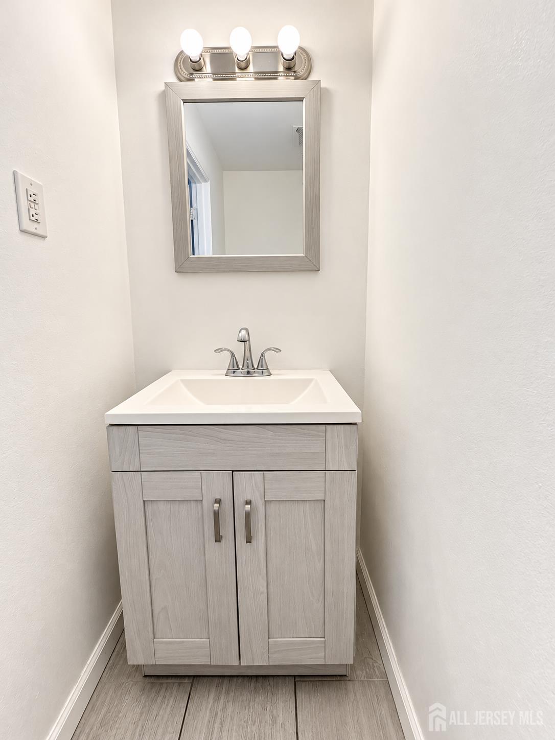 21 Lake Avenue East Brunswick NJ 08816