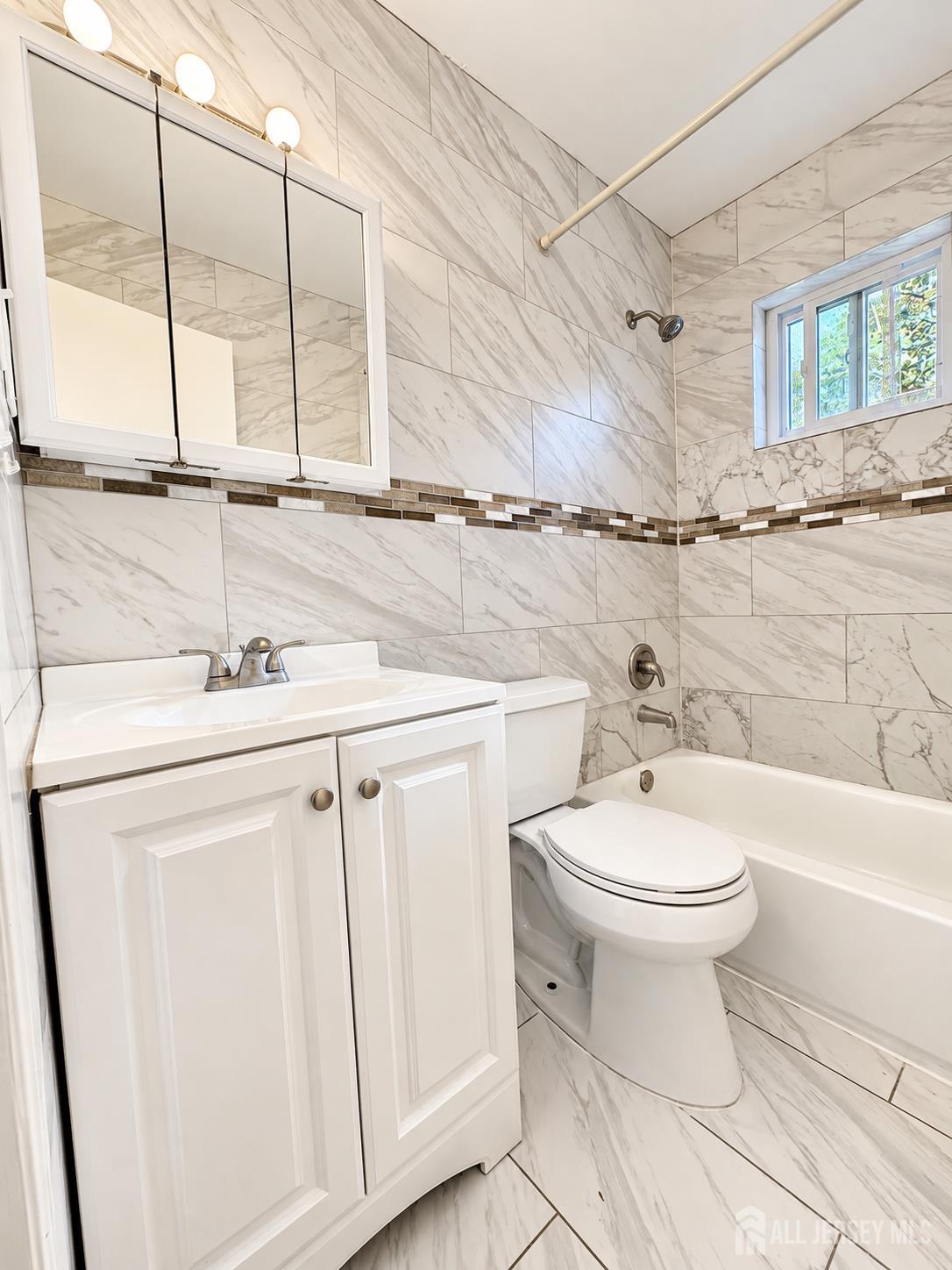 21 Lake Avenue East Brunswick NJ 08816