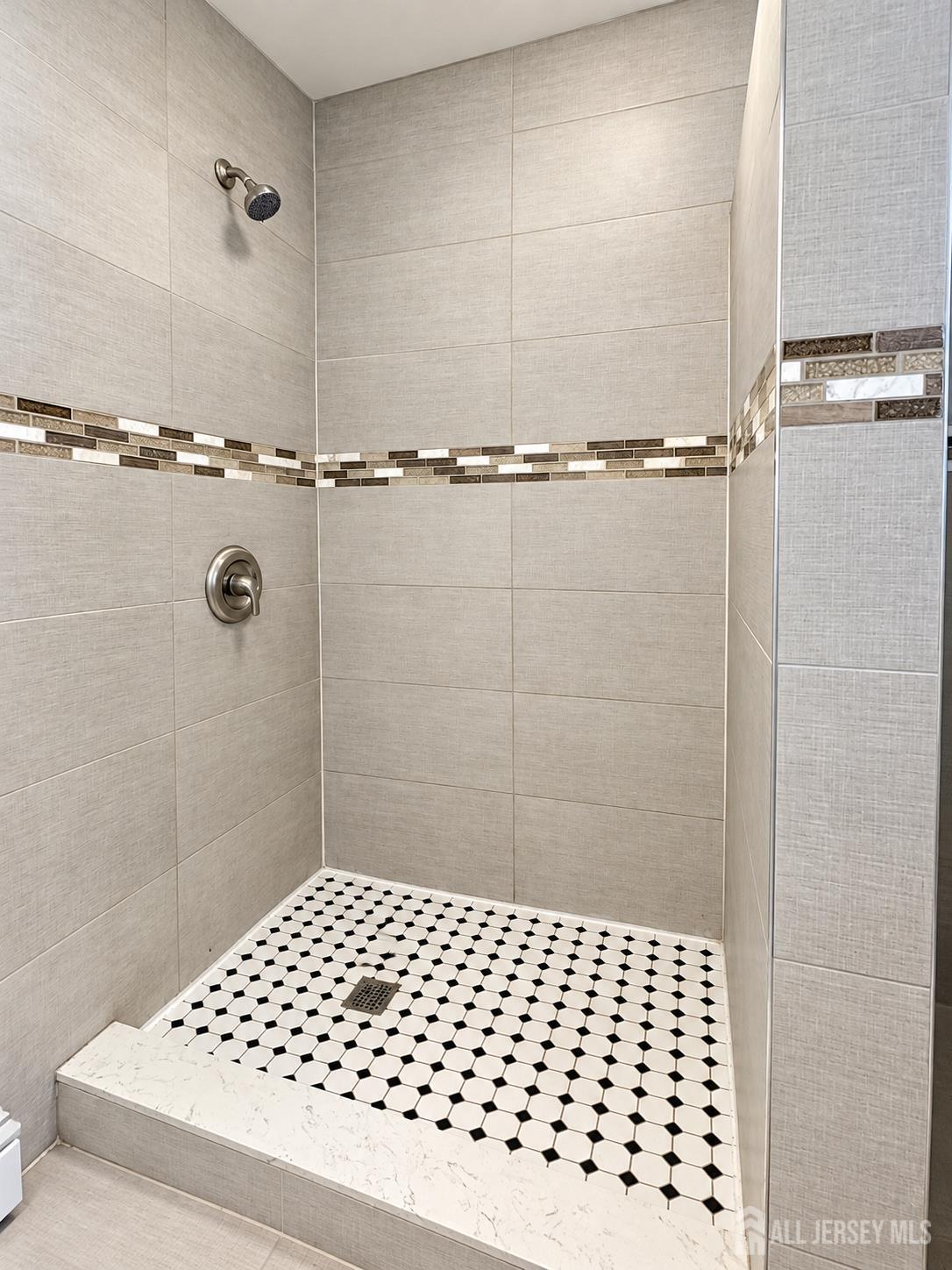 21 Lake Avenue East Brunswick NJ 08816