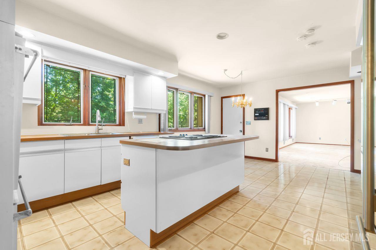 6 Sugar Lane Holmdel NJ 07733