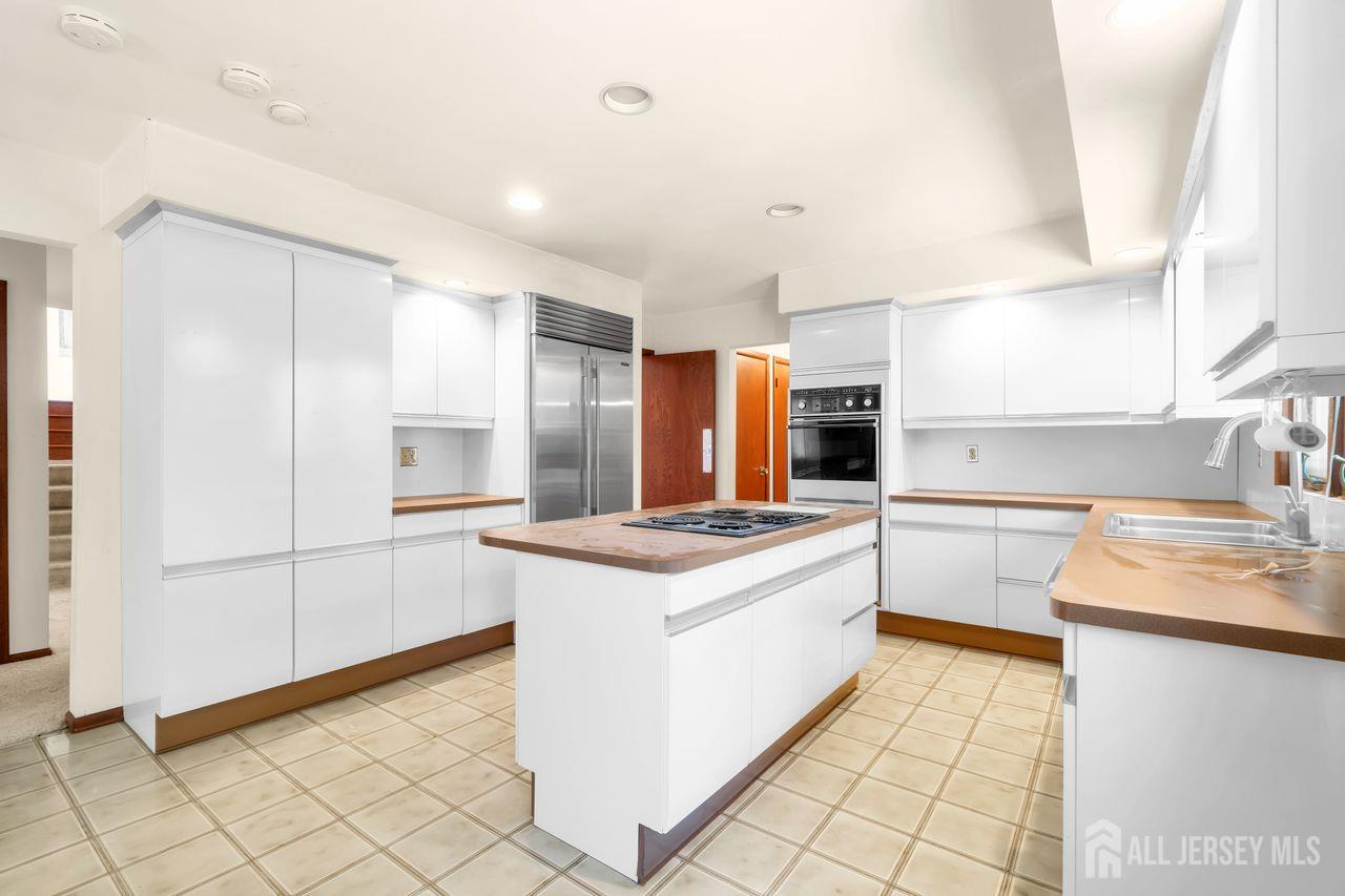 6 Sugar Lane Holmdel NJ 07733