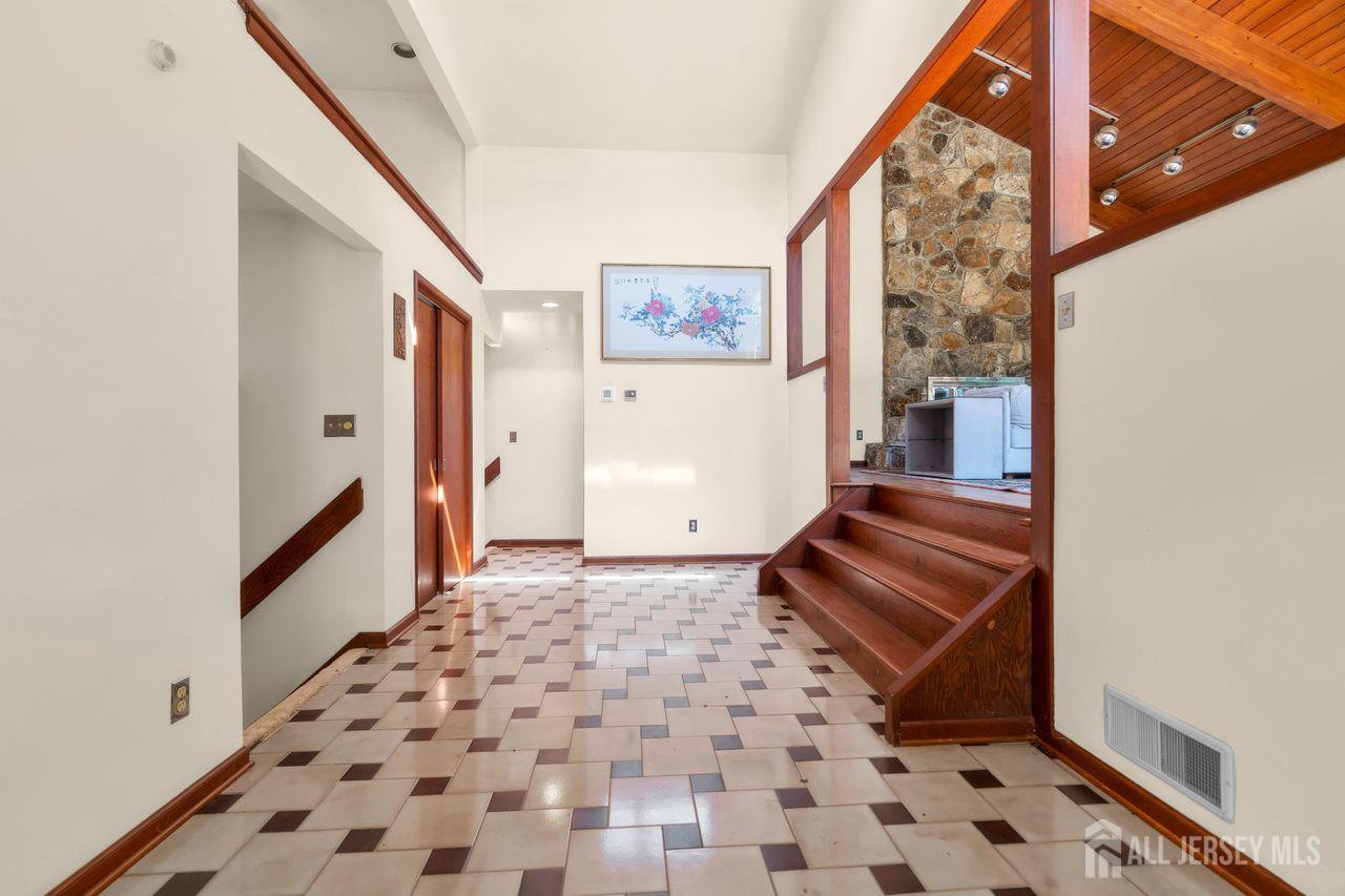 6 Sugar Lane Holmdel NJ 07733