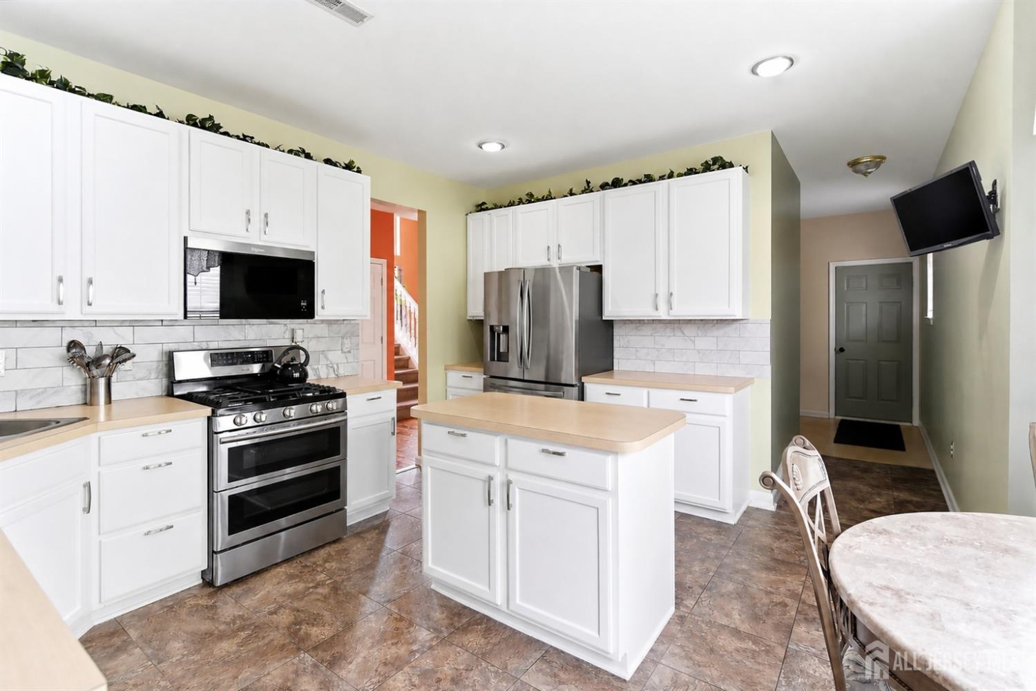 181 Glenwood Avenue Burlington Twp NJ 08016
