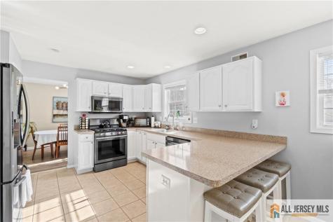 1409 Cable Avenue Beachwood NJ 08722