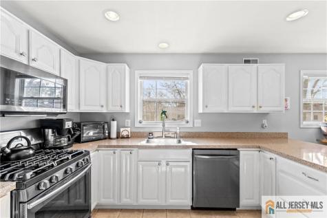 1409 Cable Avenue Beachwood NJ 08722