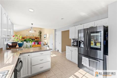 1409 Cable Avenue Beachwood NJ 08722