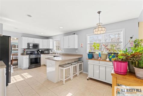 1409 Cable Avenue Beachwood NJ 08722