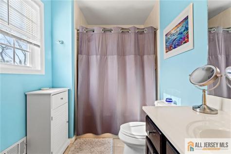 1409 Cable Avenue Beachwood NJ 08722