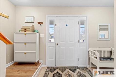 1409 Cable Avenue Beachwood NJ 08722